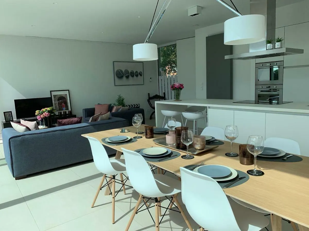 Nimis Villa Ostend