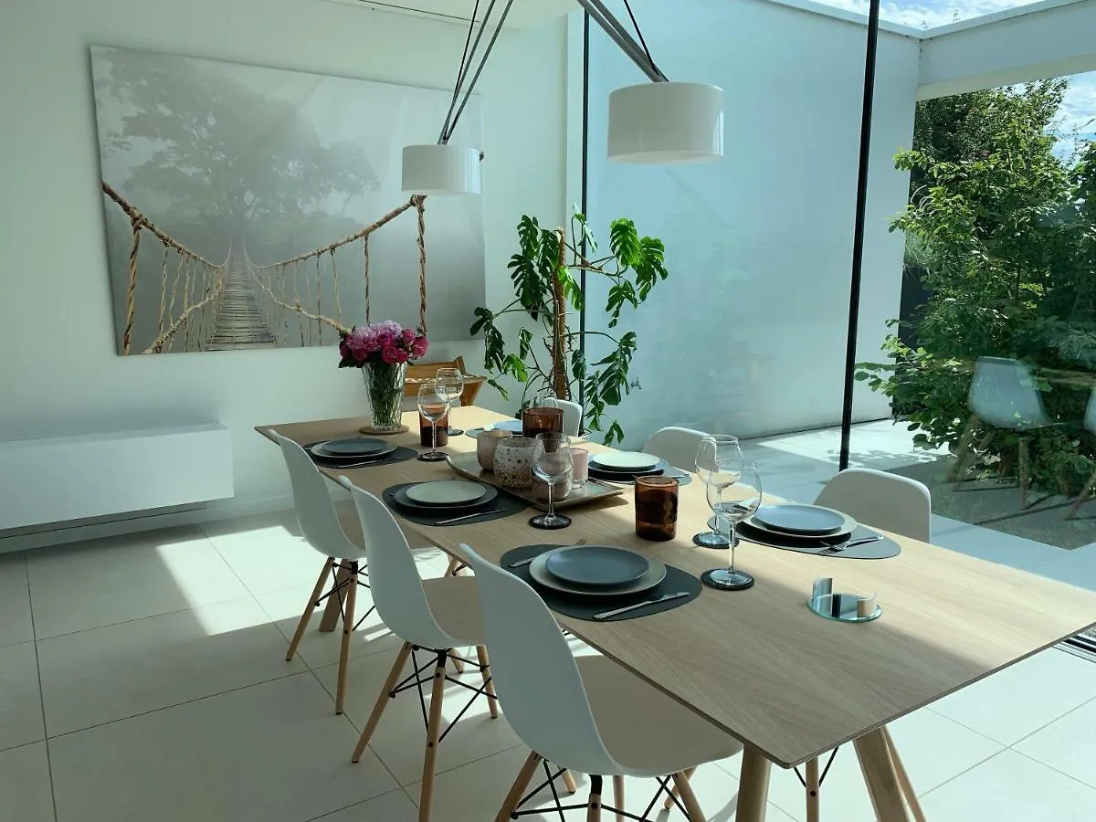 Nimis Villa Ostend